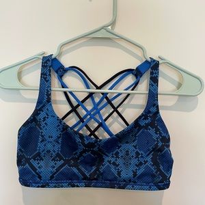 Lululemon size 6 Free to Be Wild Sports Bra